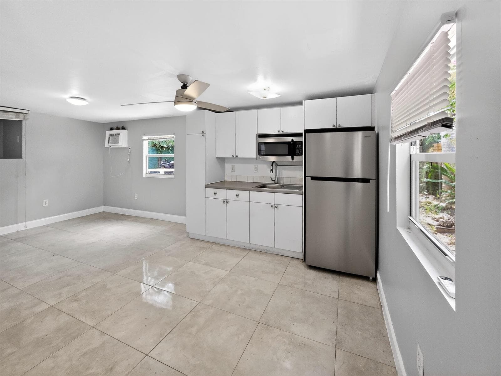 2426 NE 184TH Street, North Miami Beach, FL 33160 photo 3