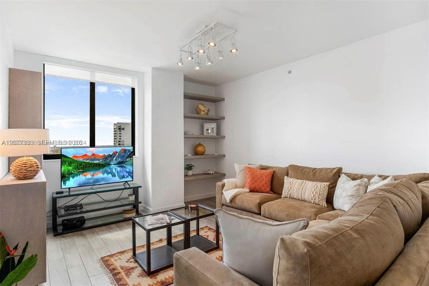 999 SW 1st Ave # 1906, Miami, FL 33130 photo 3
