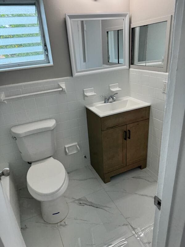 2285 NE 172nd Street # 12, North Miami Beach, FL 33160 photo 2