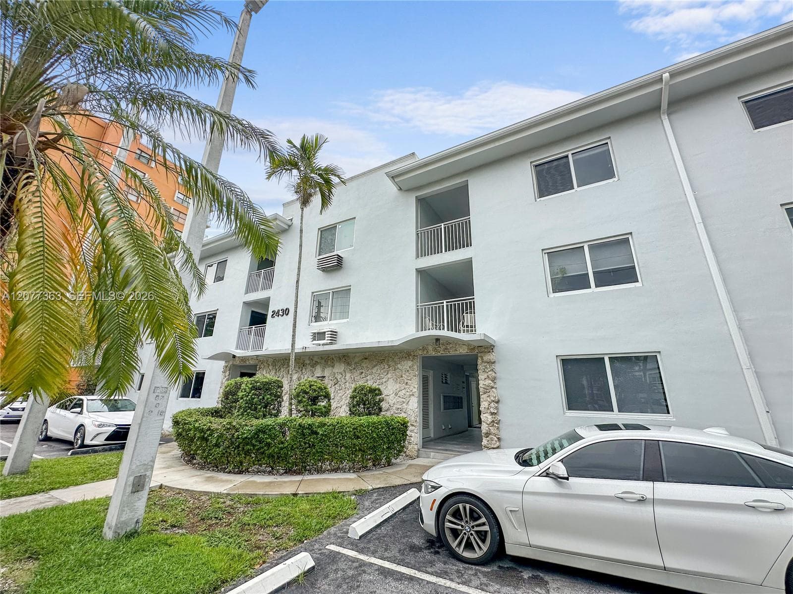 2430 NE 135th St # 103, North Miami, FL 33181 photo 2