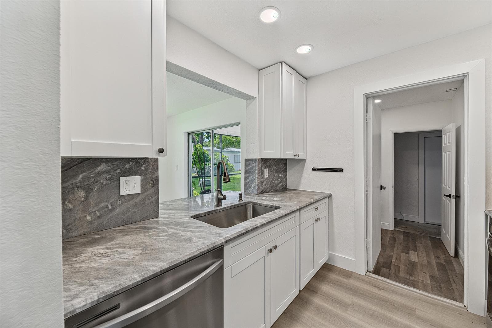 1190 NW 90TH Avenue, Plantation, FL 33322 photo 2