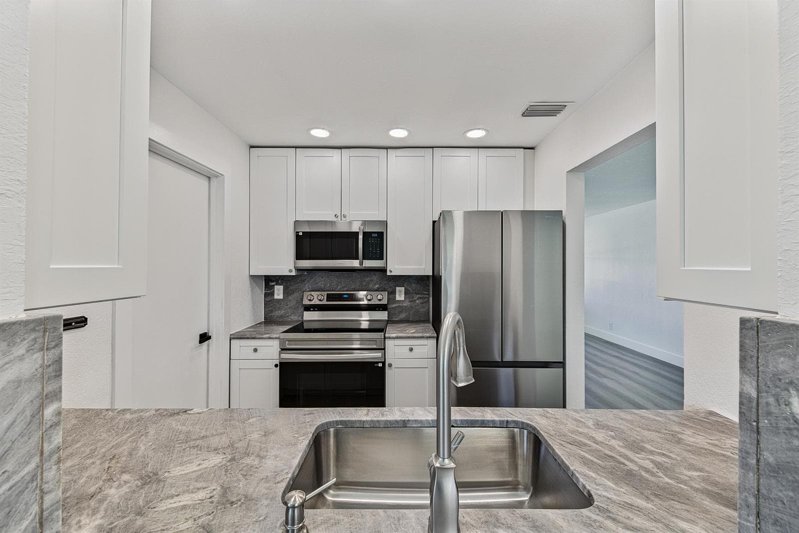 1190 NW 90TH Avenue, Plantation, FL 33322 photo 4