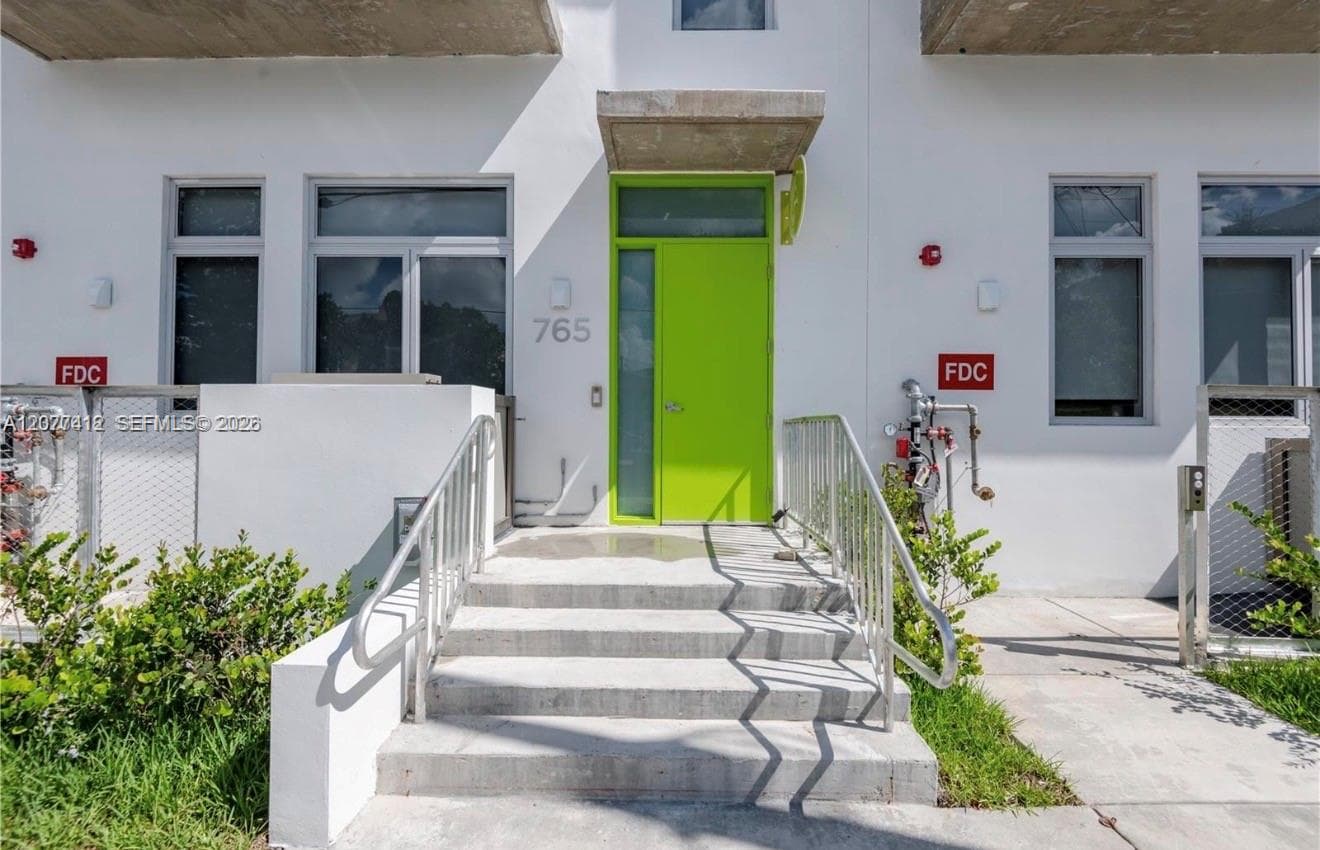 765 NW 1st St # 301, Miami, FL 33128 photo 2