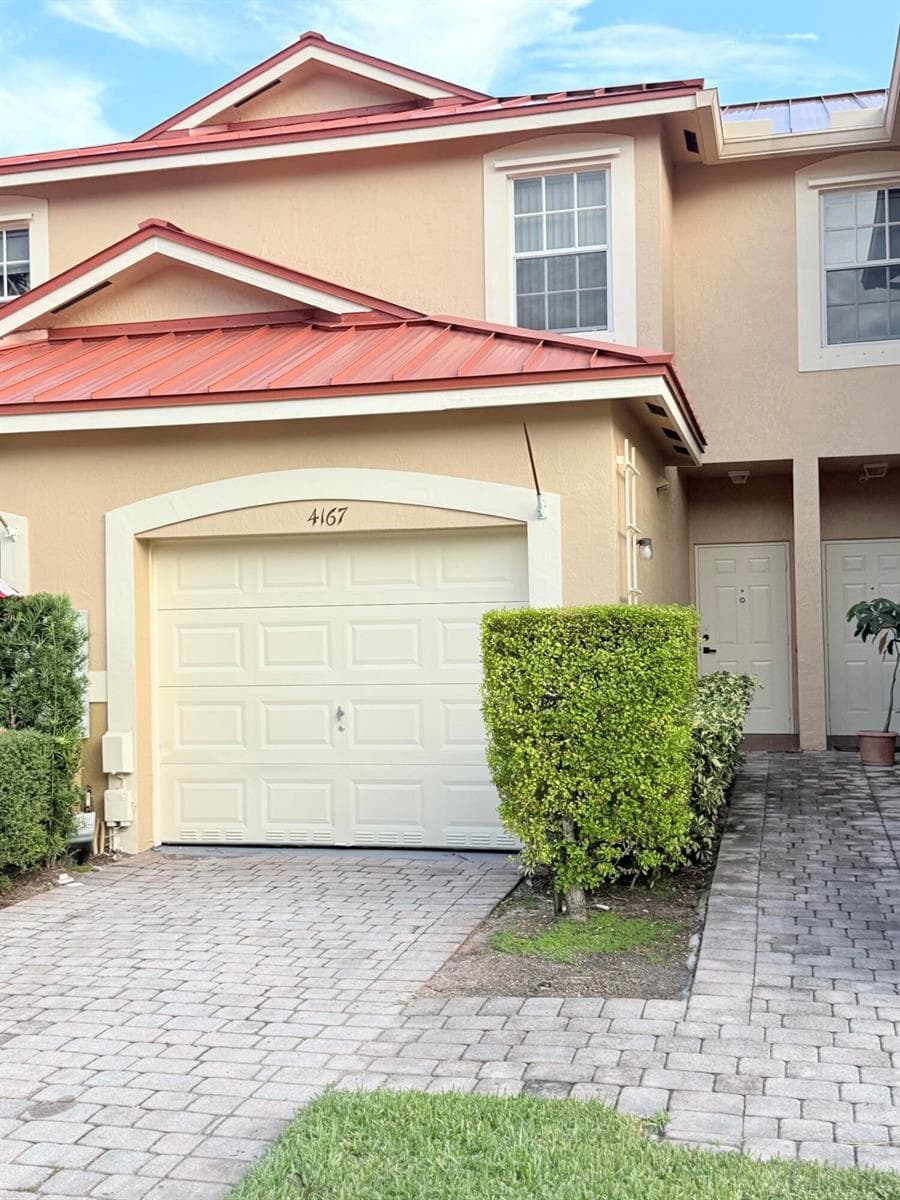 4167 CRYSTAL LAKE Drive, Deerfield Beach, FL 33064 photo 2