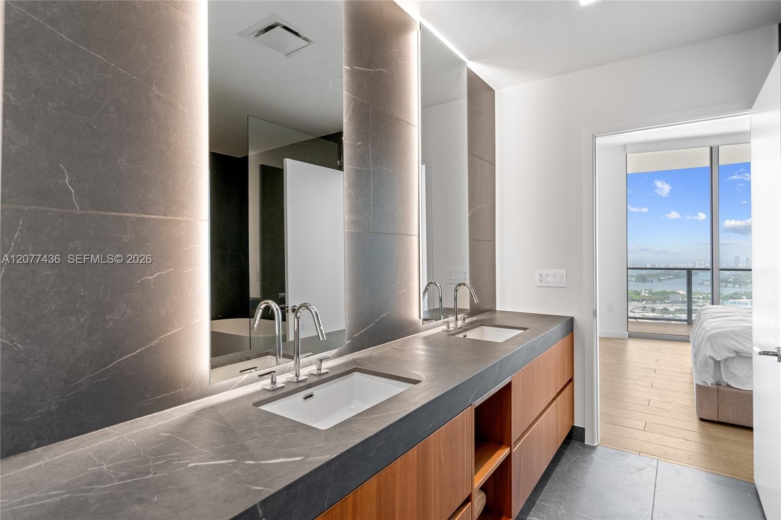 1400 Biscayne Blvd # 4203, Miami, FL 33132 photo 5