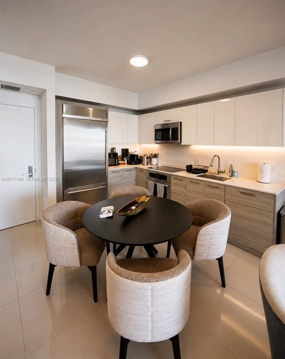 1300 Brickell Bay Dr # 1807, Miami, FL 33131 photo 5