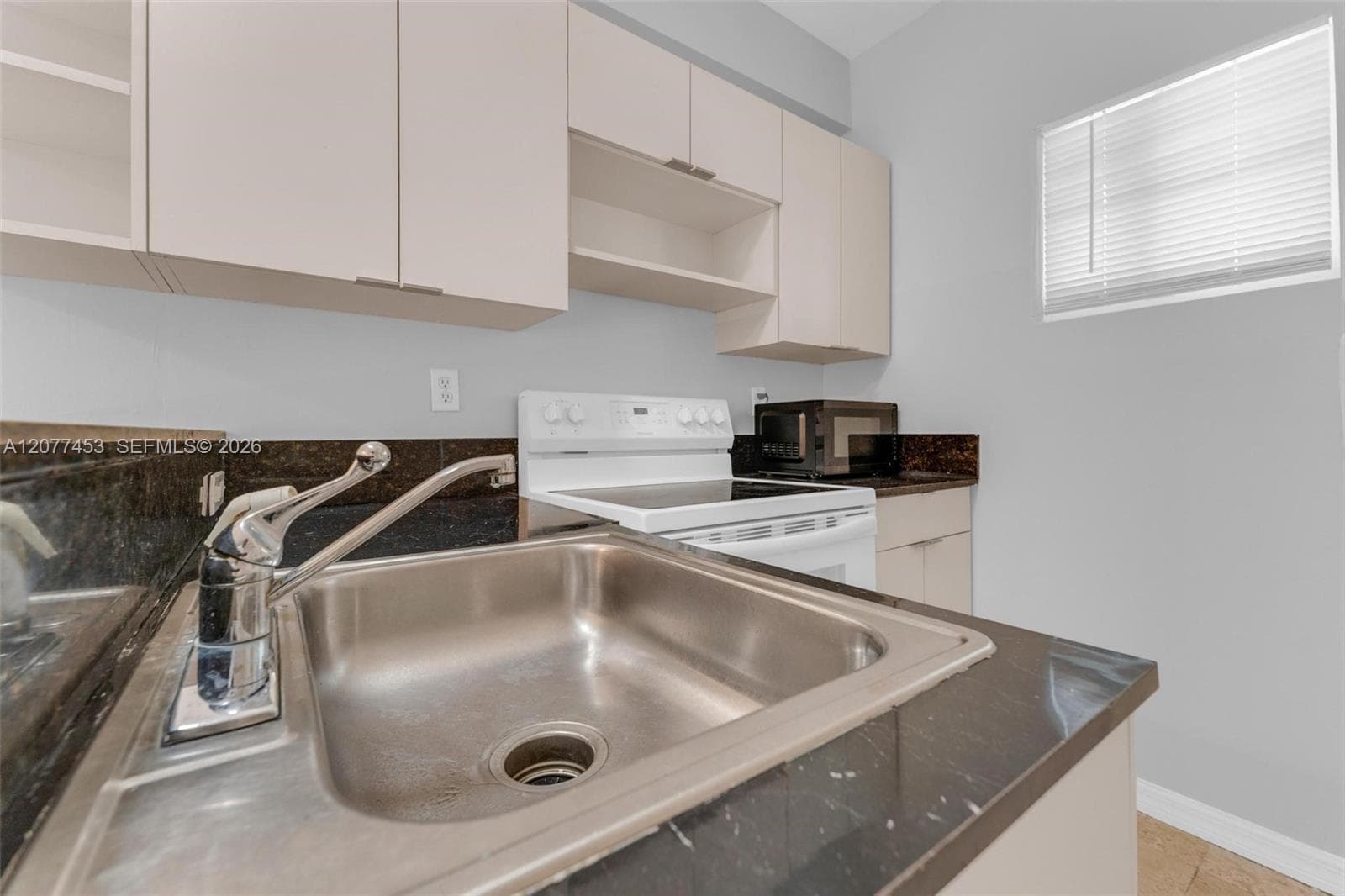 1421 SW 3rd St # 208, Miami, FL 33135 photo 4
