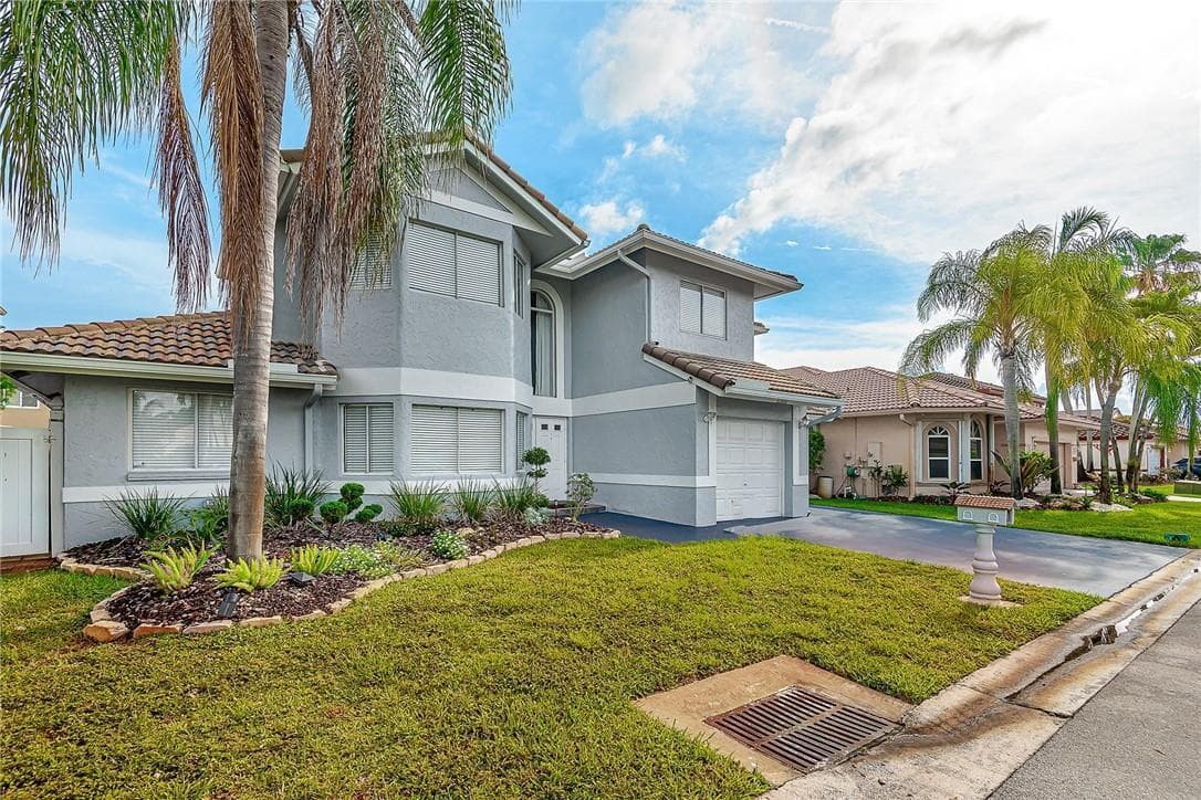 11551 SW 11th Street, Pembroke Pines, FL 33025 photo 2