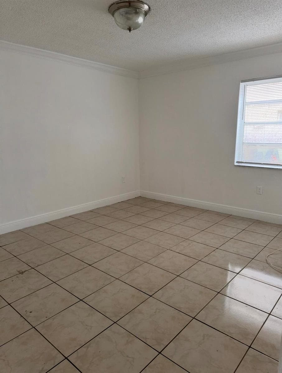 16118 NE 21ST Avenue # 5, North Miami Beach, FL 33162 photo 2
