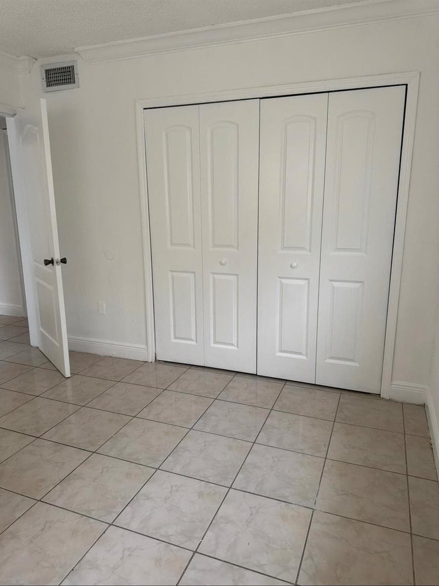 16118 NE 21ST Avenue # 5, North Miami Beach, FL 33162 photo 3