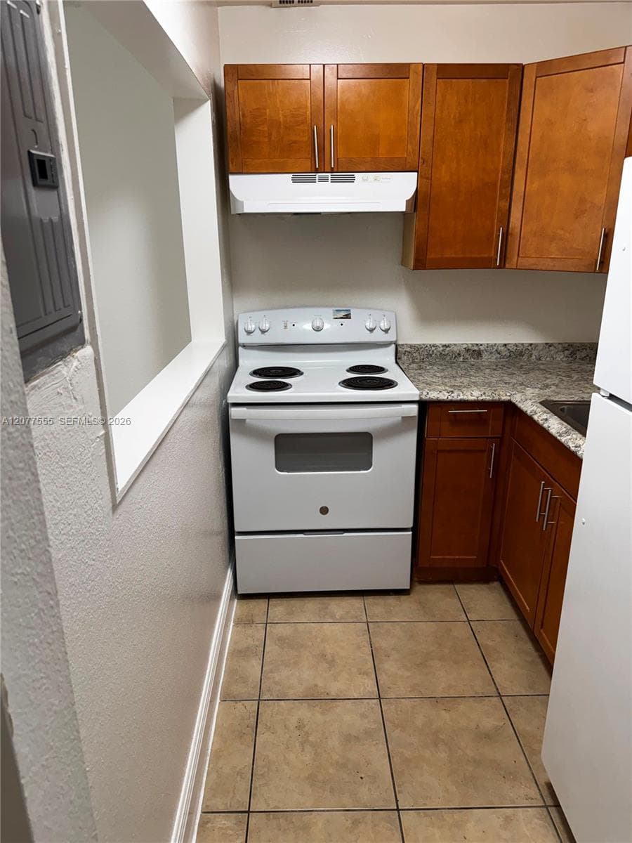 241 SE 9th Ave # 203, Pompano Beach, FL 33060 photo 5