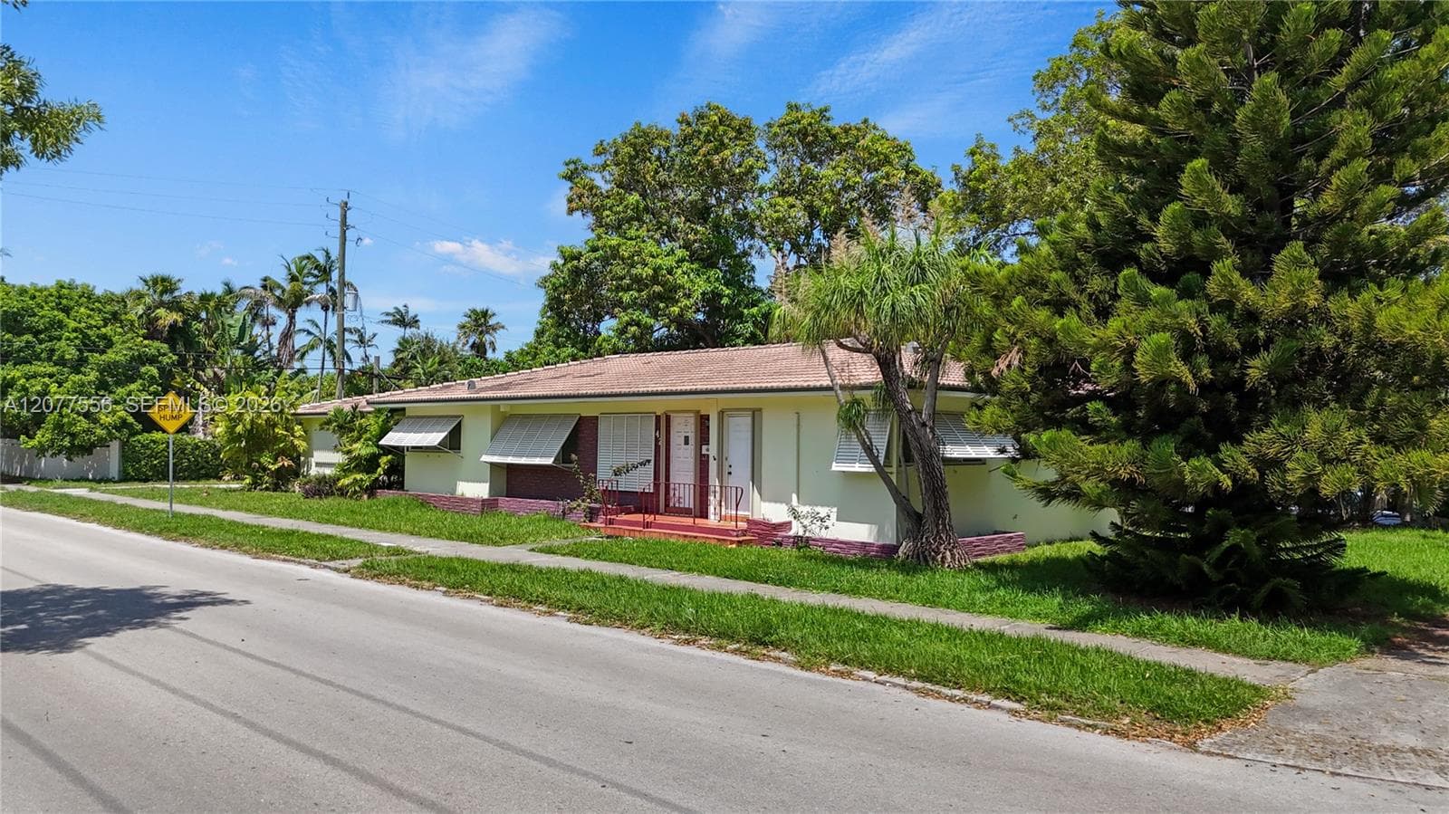 425 S 15th Ave, Hollywood, FL 33020 photo 2