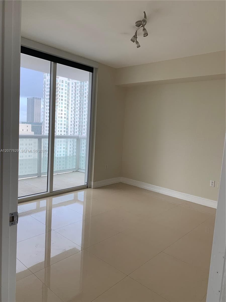 50 Biscayne Blvd # 2507, Miami, FL 33132 photo 2