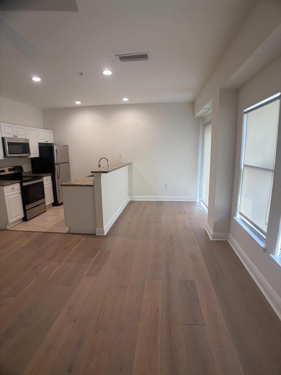 150 SE 3RD Avenue # 13, Miami, FL 33131 photo 2