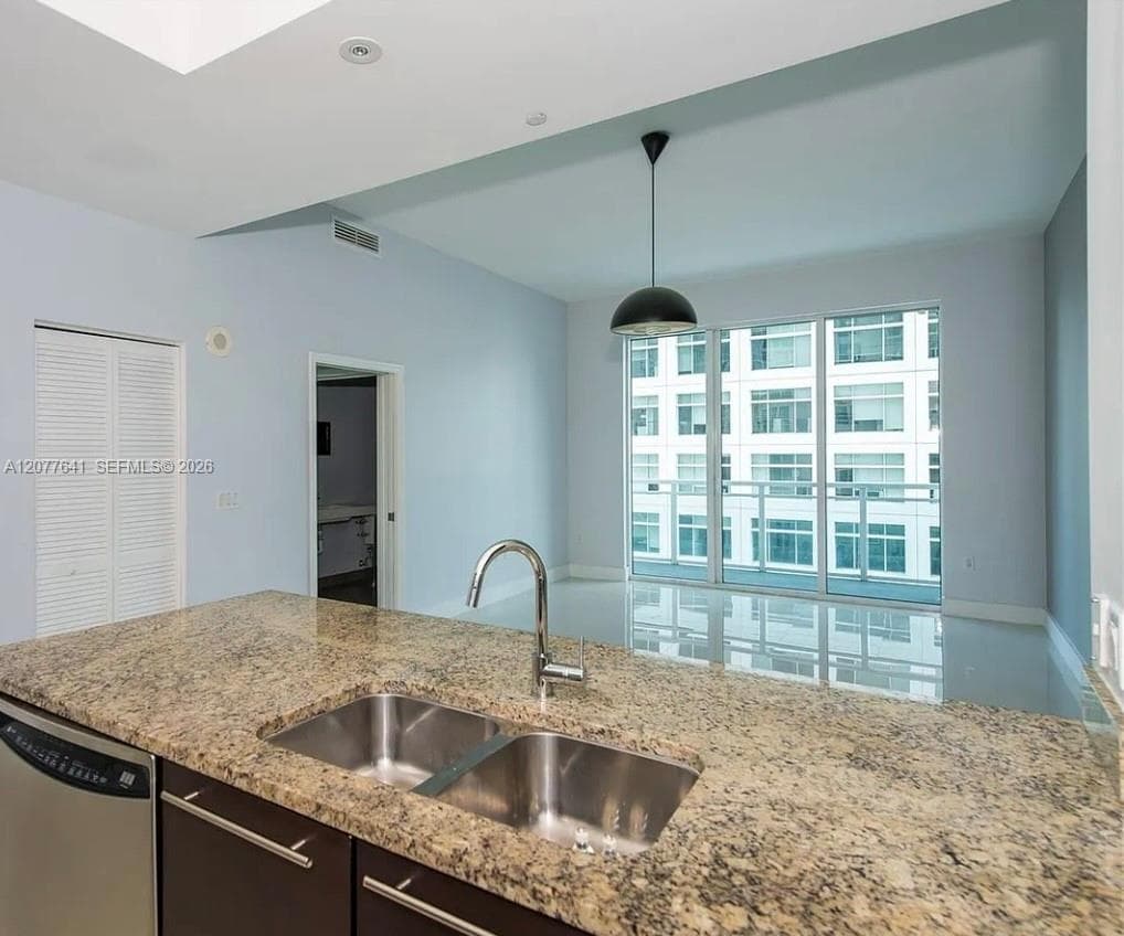 950 Brickell Bay Dr # 902, Miami, FL 33131 photo 4