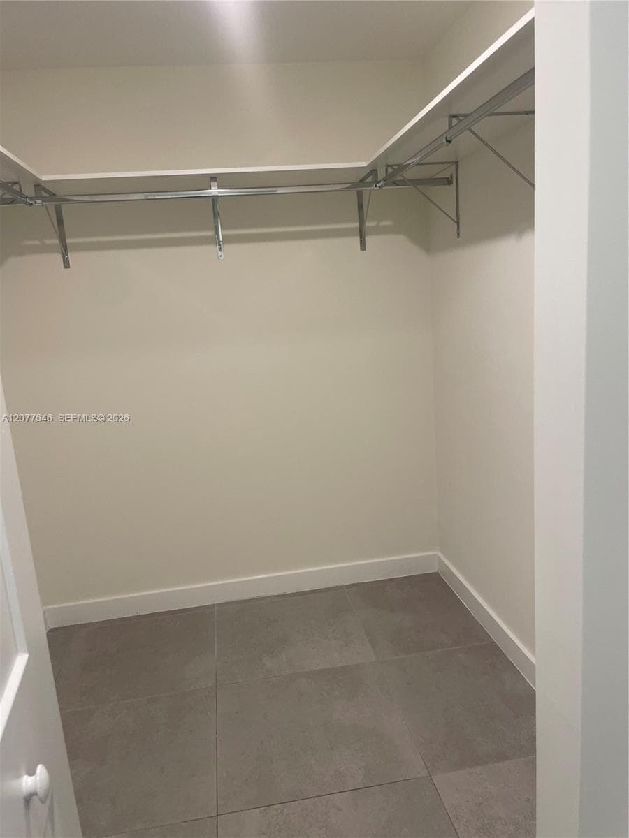 16395 Biscayne Blvd # 313, North Miami Beach, FL 33160 photo 4