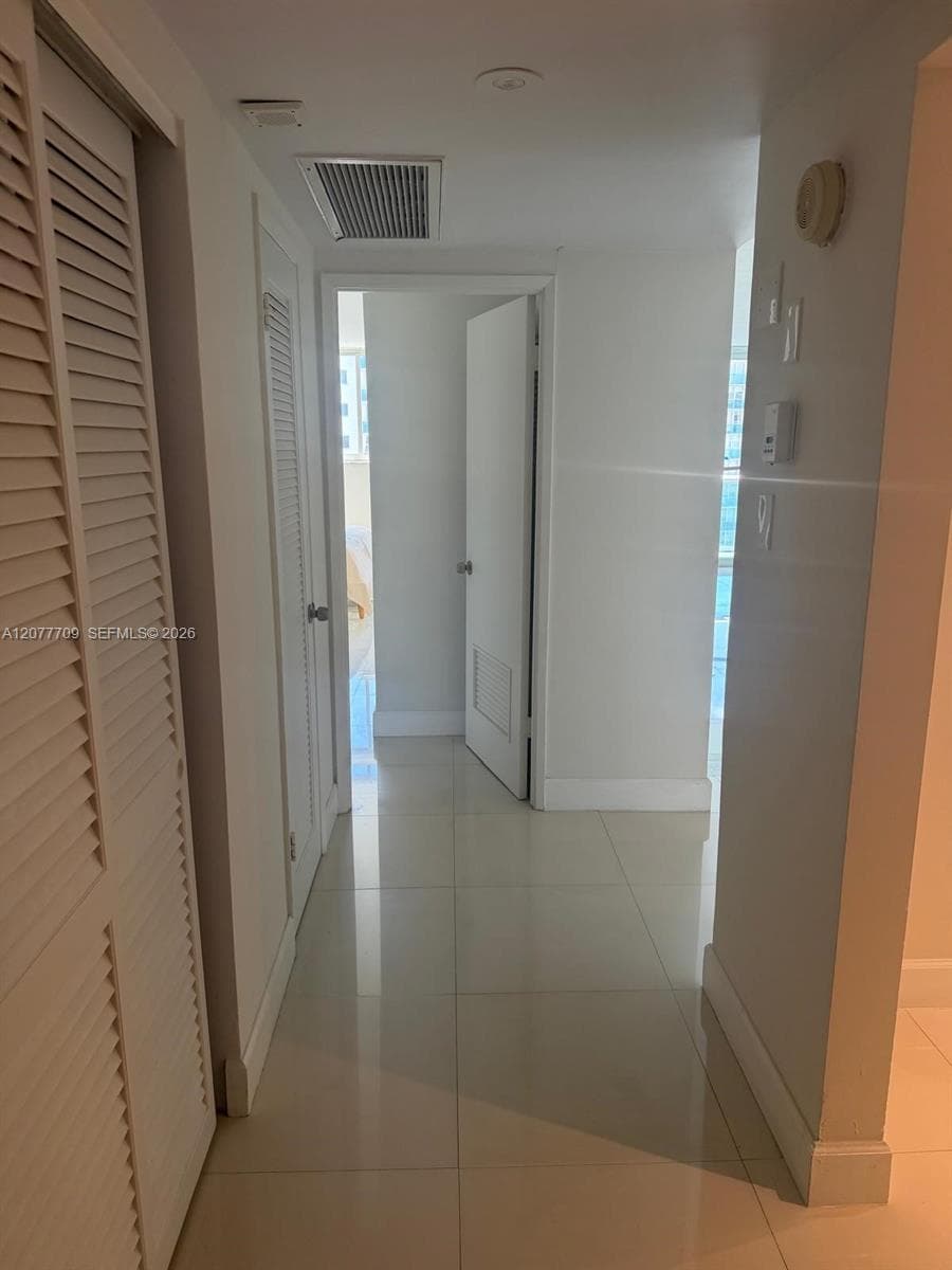 19390 Collins Ave # 1418, Sunny Isles Beach, FL 33160 photo 2