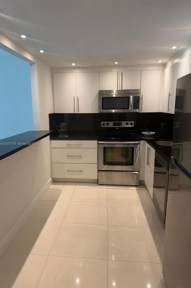 19390 Collins Ave # 1418, Sunny Isles Beach, FL 33160 photo 4