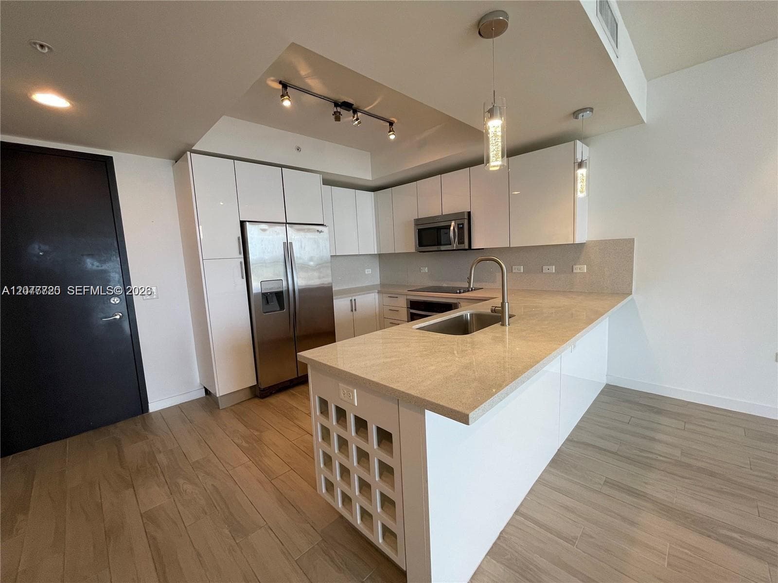 999 SW 1st Ave # 2109, Miami, FL 33130 photo 2