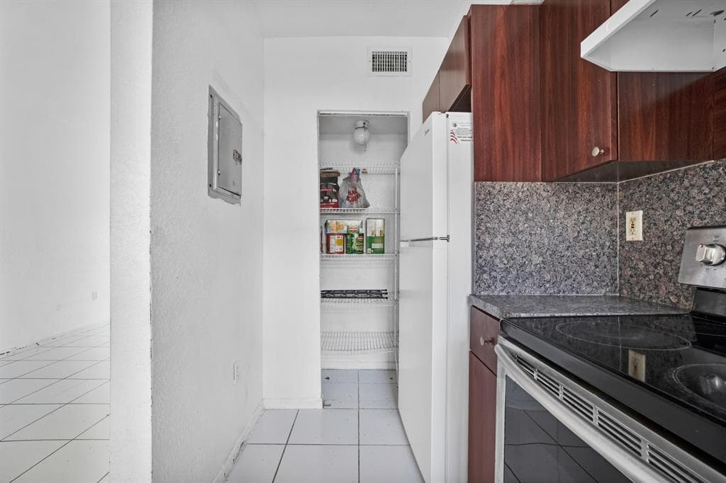 306 NW 84th Terrace # 306, Miami, FL 33150 photo 2