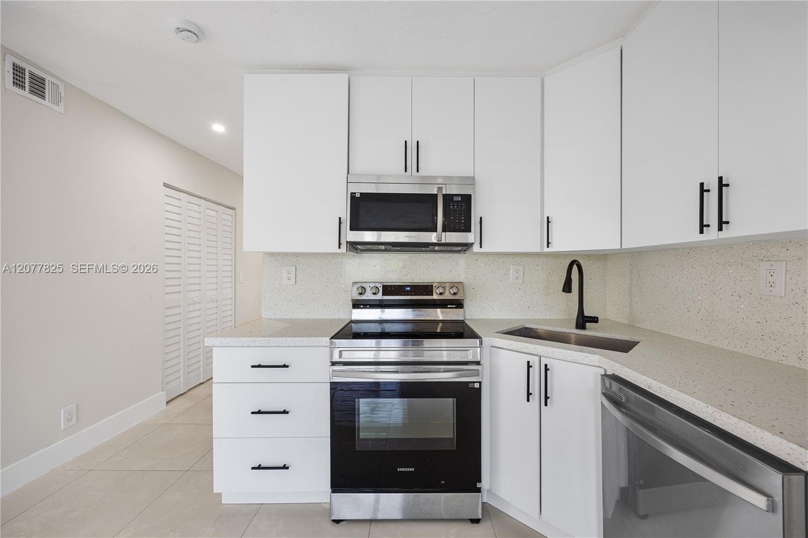 5420 Hollywood Blvd # 209, Hollywood, FL 33021 photo 2