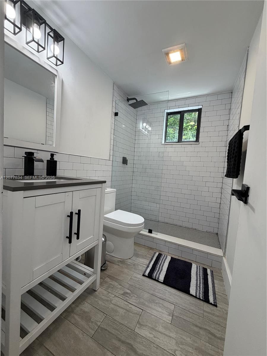 190 NW 69th St # 3, Miami, FL 33150 photo 3