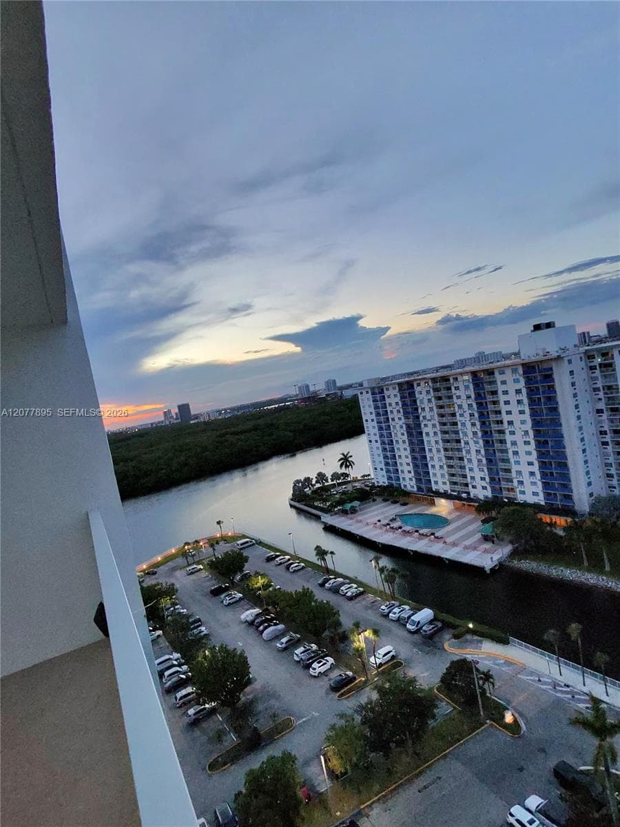 500 Bayview Dr # 1723, Sunny Isles Beach, FL 33160 photo 2