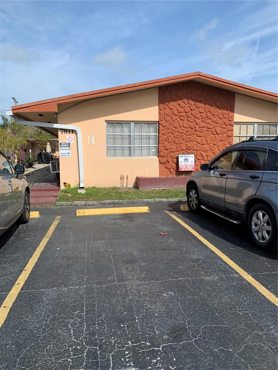 7811 Johnson St # 1E, Pembroke Pines, FL 33024