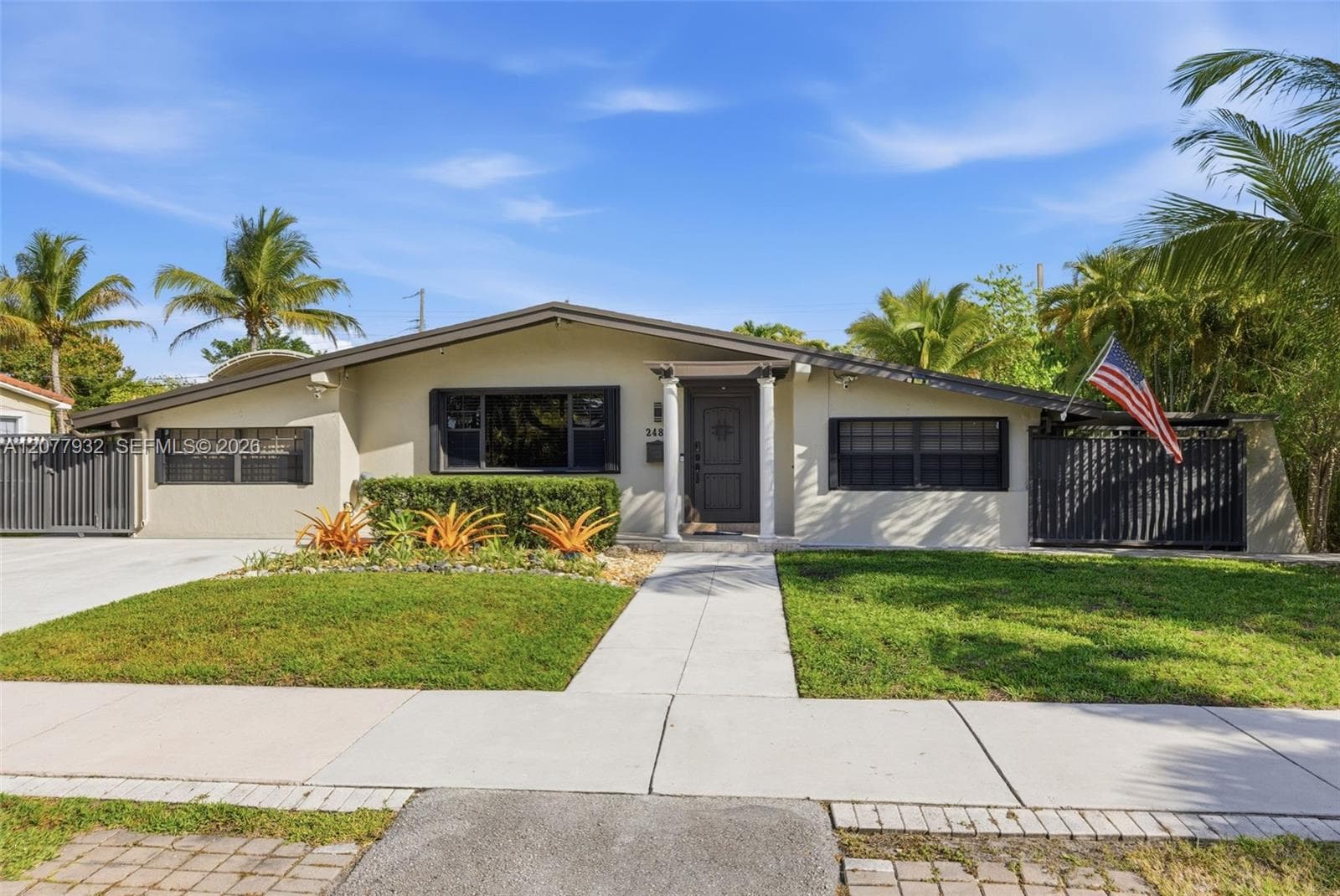 2485 NE 214th St, Miami, FL 33180 photo 3