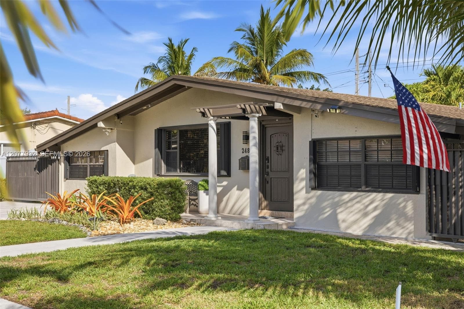 2485 NE 214th St, Miami, FL 33180 photo 4