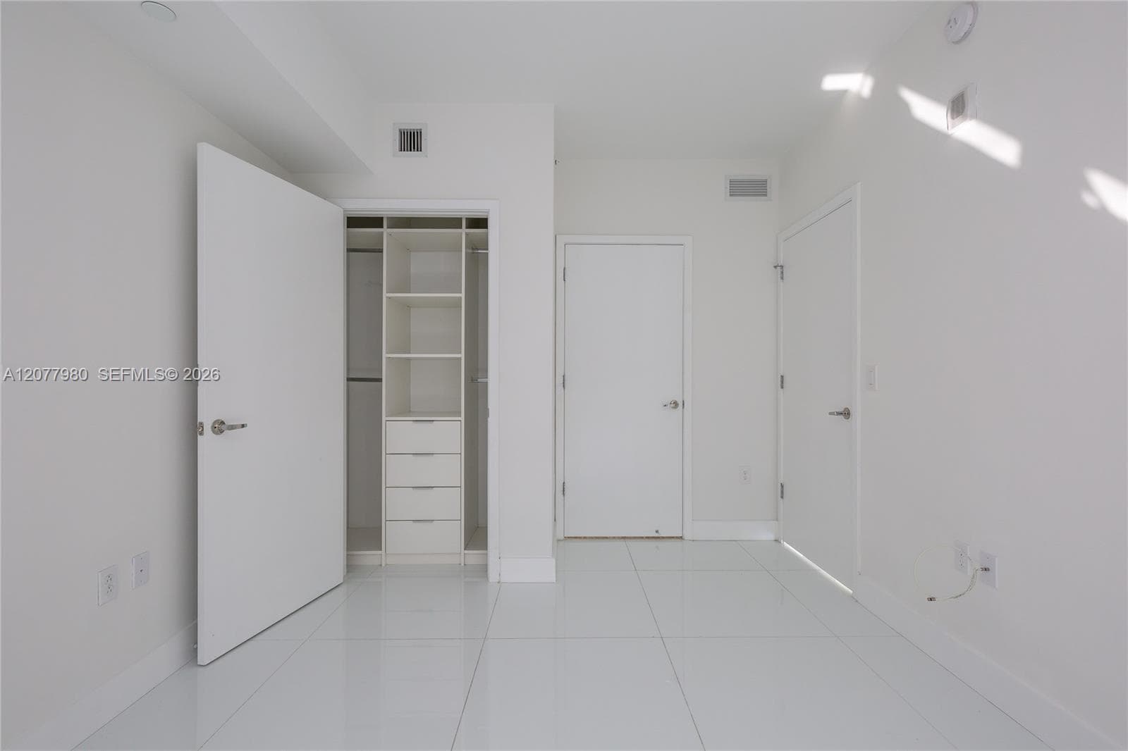 1010 Brickell Ave # 1402, Miami, FL 33131 photo 4