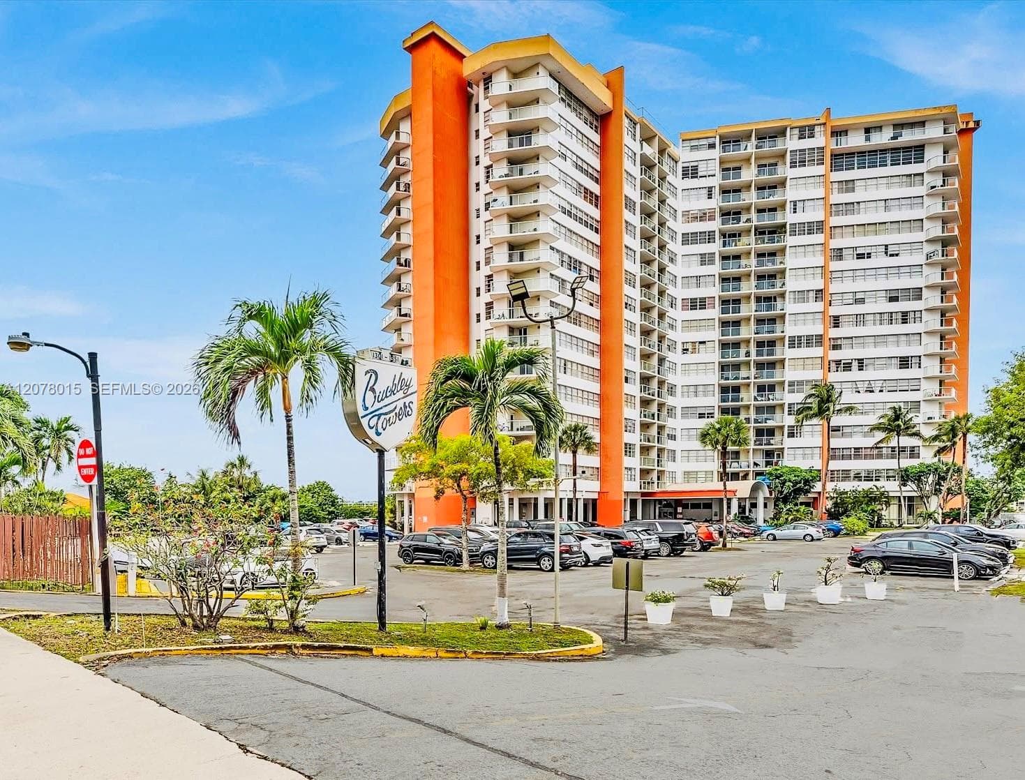 1301 NE Miami Gardens Dr # 1406W, Miami, FL 33179 photo 2