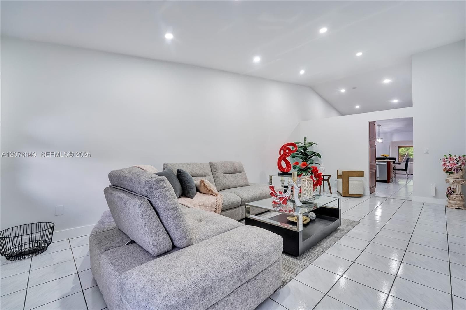 5670 W 20th Ct, Hialeah, FL 33016 photo 3