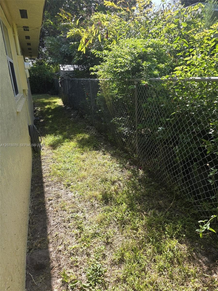 7737 NW 9th Ave # 7737, Miami, FL 33150 photo 3
