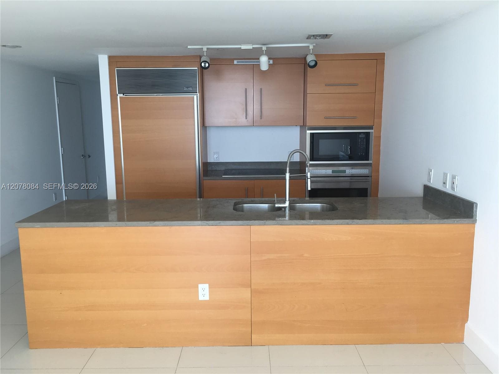 475 BRICKELL AV # 4307, Miami, FL 33131 photo 3