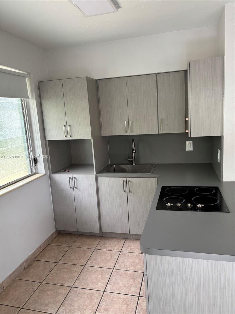 435 SW 5th Ave # 4, Miami, FL 33130 photo 3