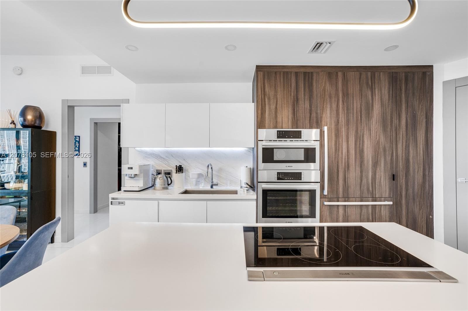 851 NE 1st Ave # 1408, Miami, FL 33132 photo 2