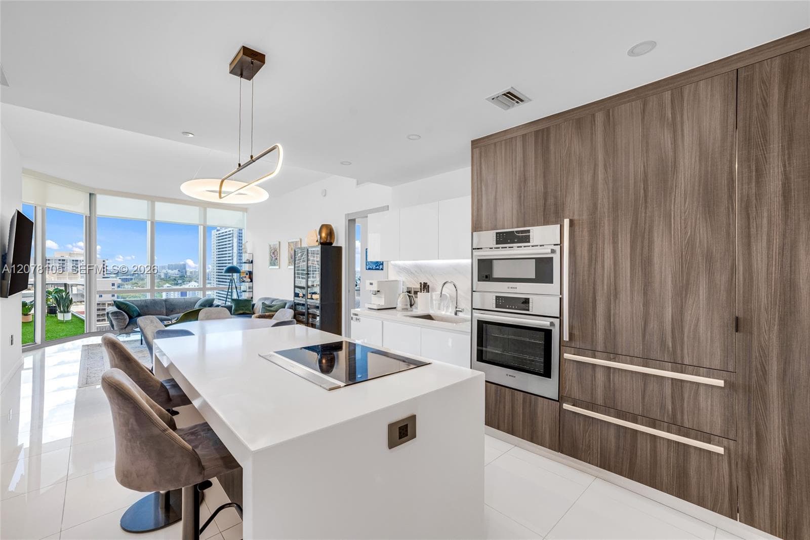 851 NE 1st Ave # 1408, Miami, FL 33132 photo 3