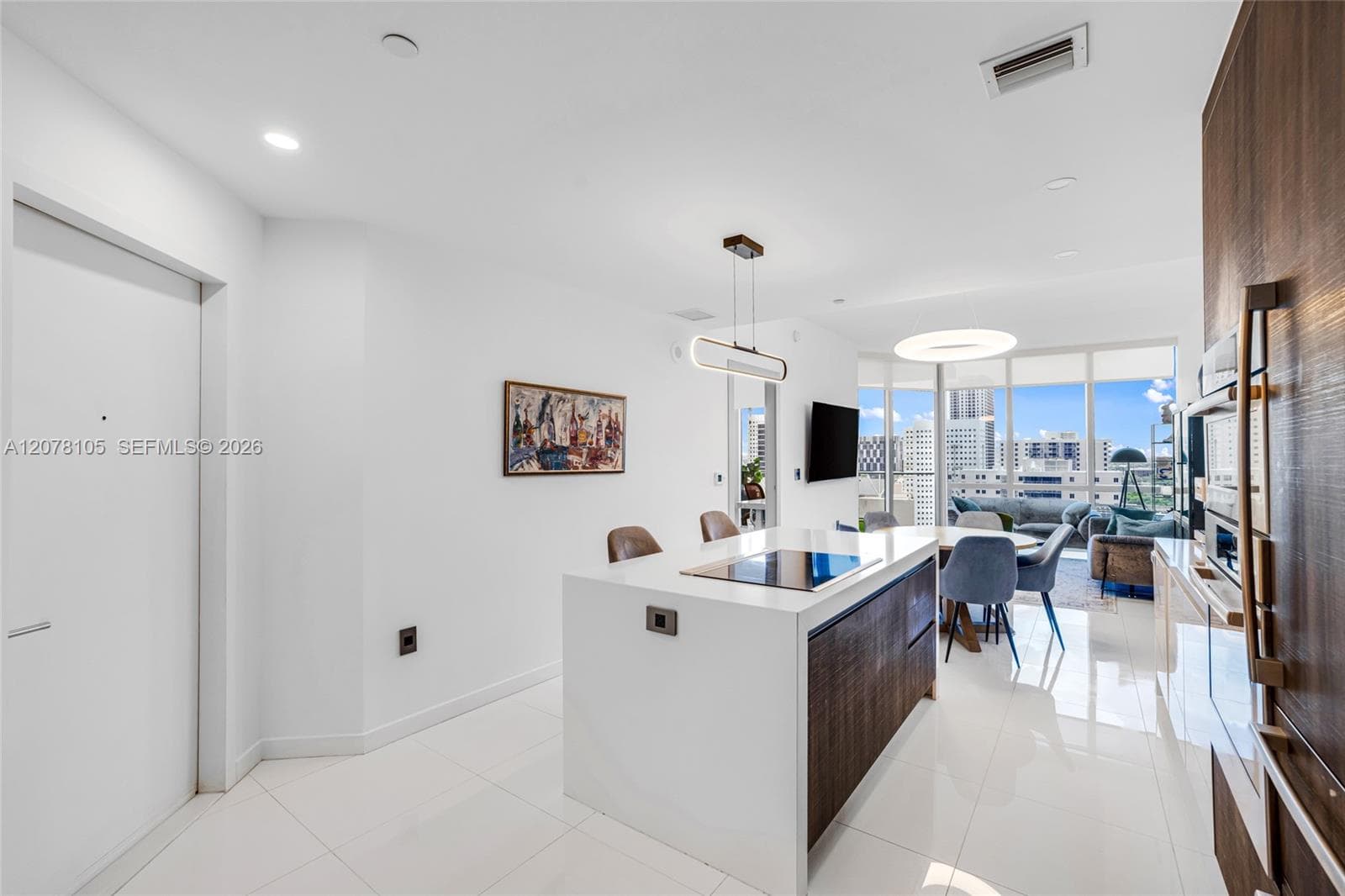 851 NE 1st Ave # 1408, Miami, FL 33132 photo 4