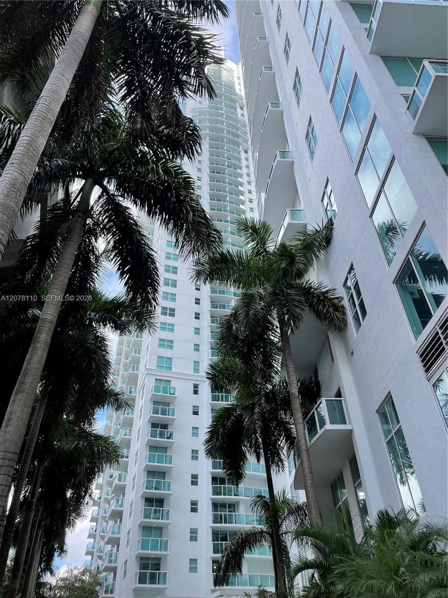 31 SE 5th St # 2805, Miami, FL 33131 photo 3