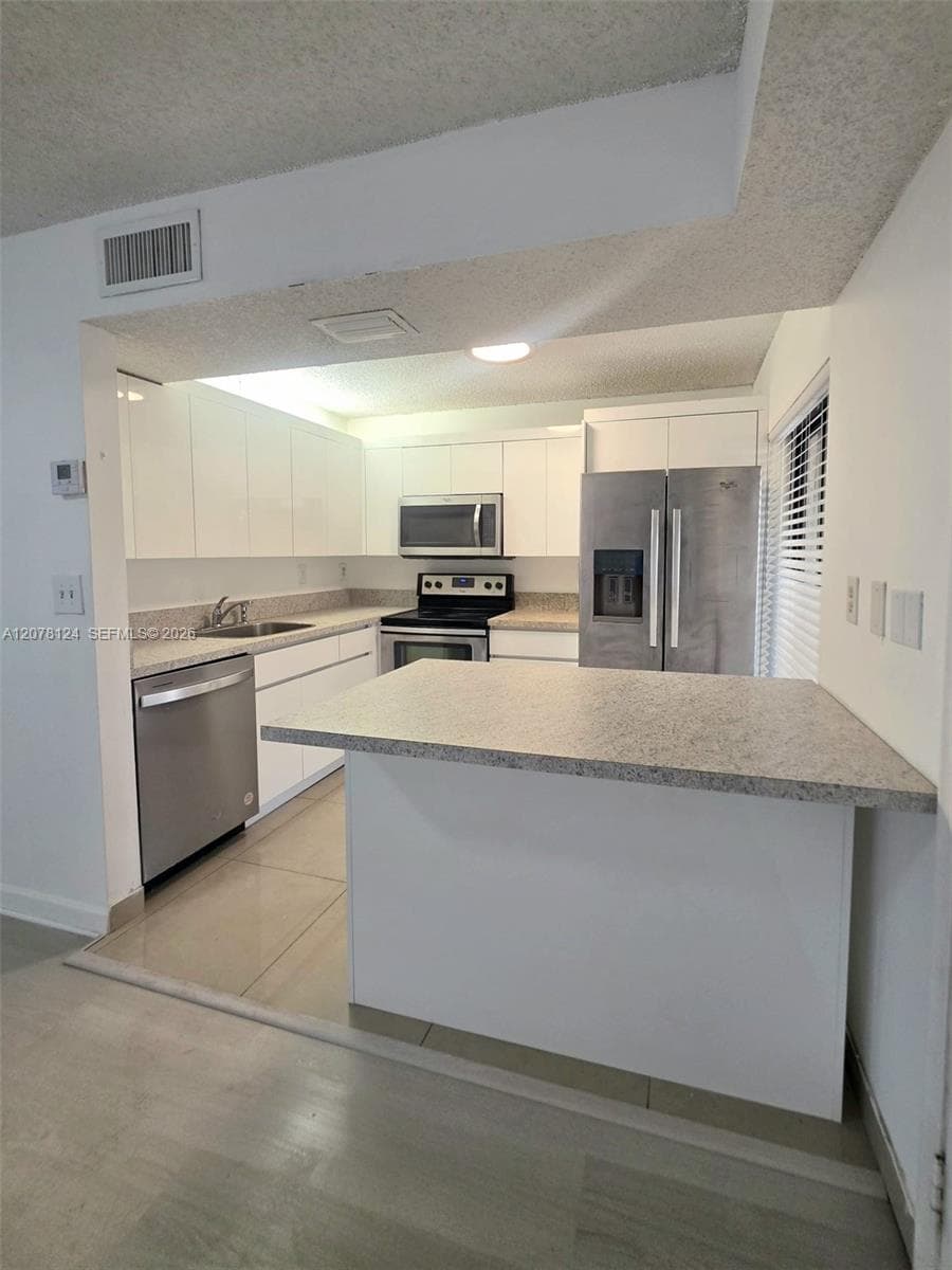 20105 NE 3rd Ct # 6, Miami, FL 33179 photo 3