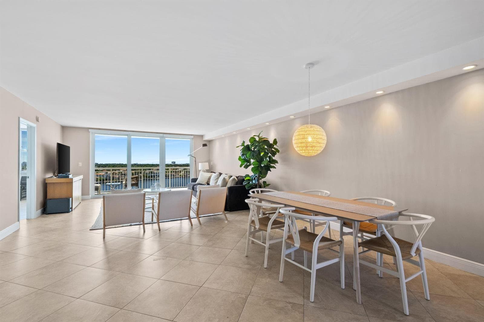 511 BAYSHORE Drive # 810, Fort Lauderdale, FL 33304 photo 2