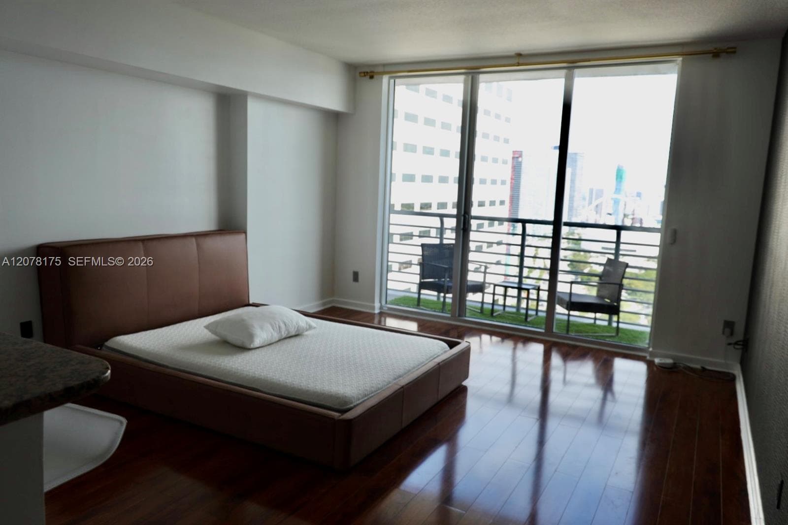 325 S Biscayne Blvd # 4220, Miami, FL 33131 photo 2
