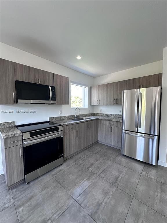 165 NW 39th St # 3, Miami, FL 33127 photo 2