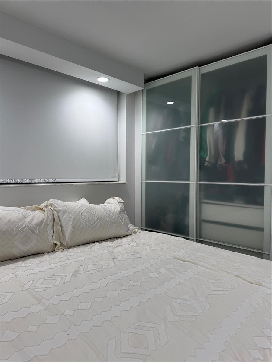 401 Ocean Dr # 325, Miami Beach, FL 33139 photo 5