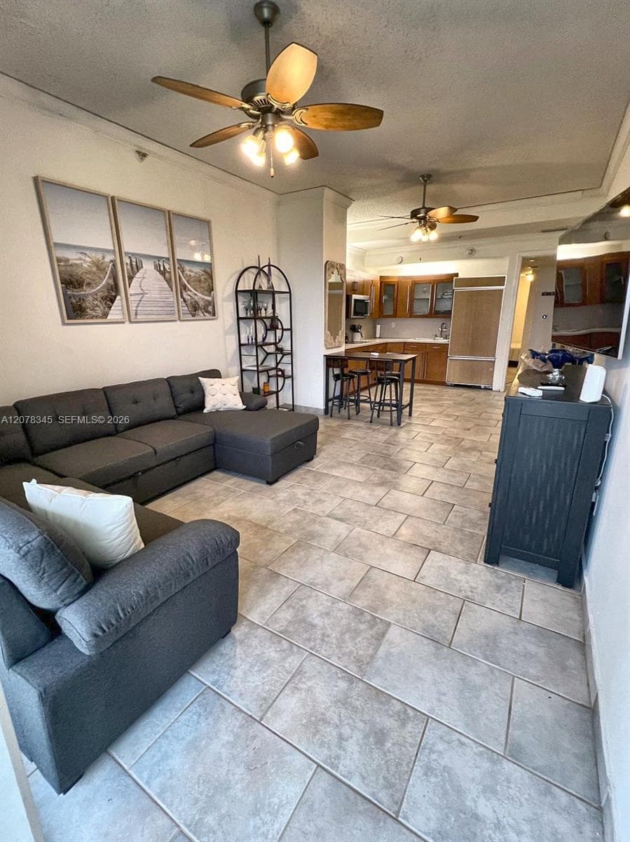 16711 Collins Ave # BC-5, Sunny Isles Beach, FL 33160 photo 2