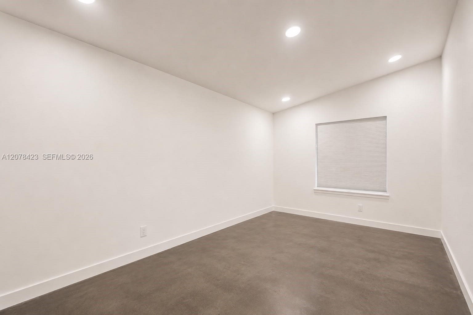 937 NE 171st St, Miami, FL 33162 photo 4