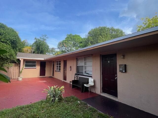 1735 SW 44th Terrace, Fort Lauderdale, FL 33317 photo 2