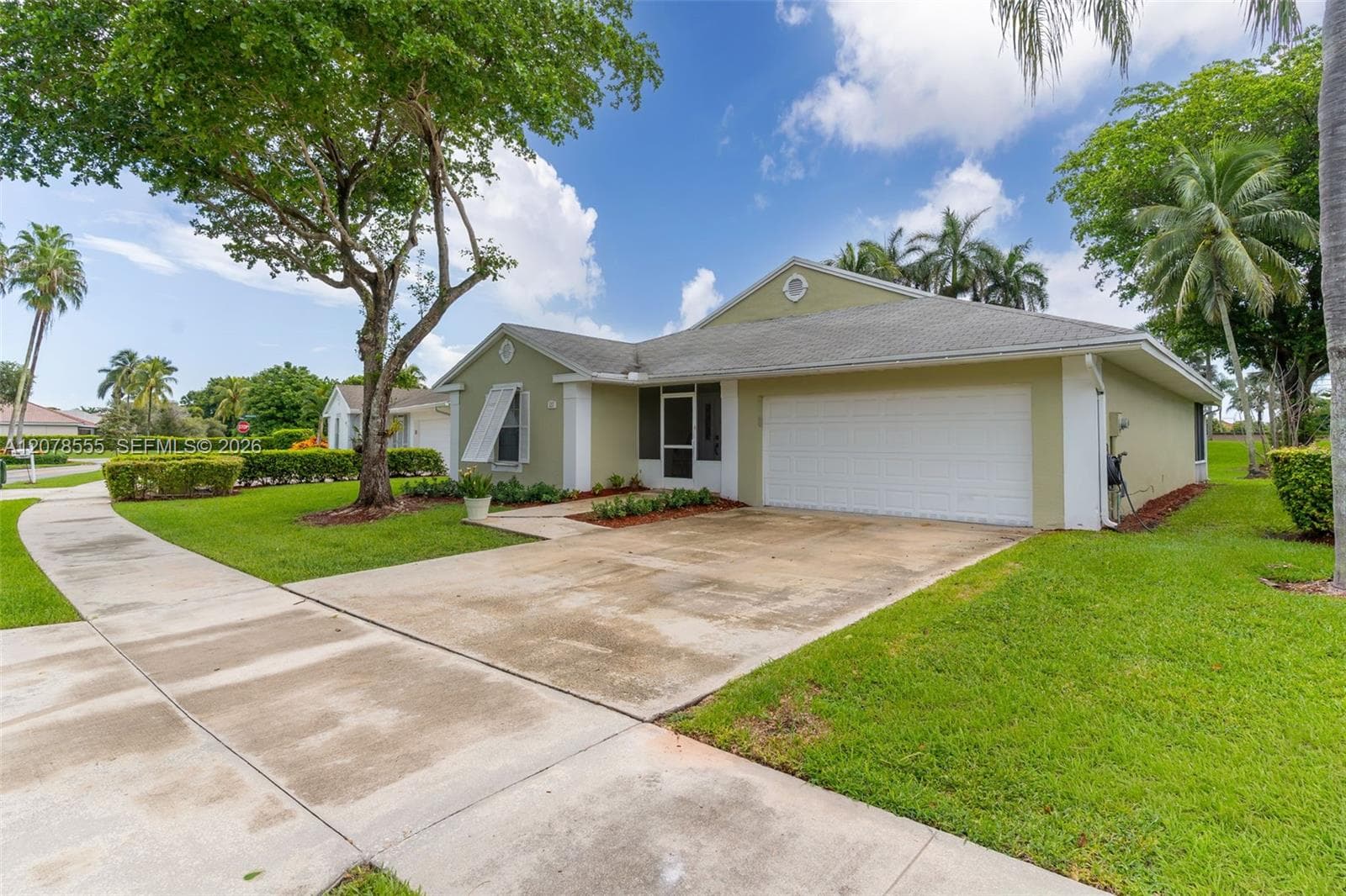 527 SE 27th Dr, Homestead, FL 33033 photo 3