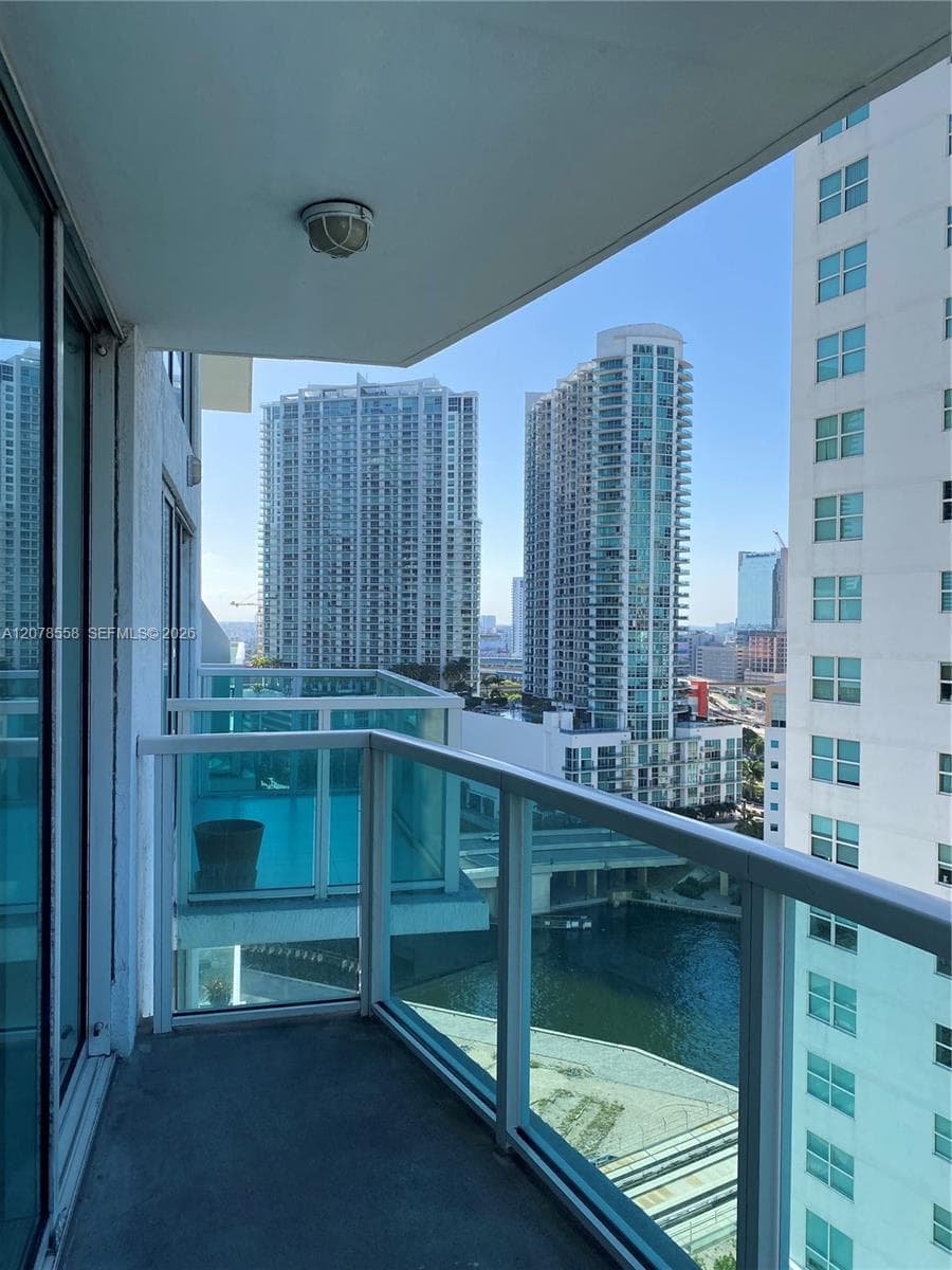 41 SE 5th St # 1109, Miami, FL 33131 photo 2